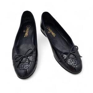 Chanel CC Cap Toe Ballet Flat Navy Patent Leather Slipper Size 37.5 US 6.5 7